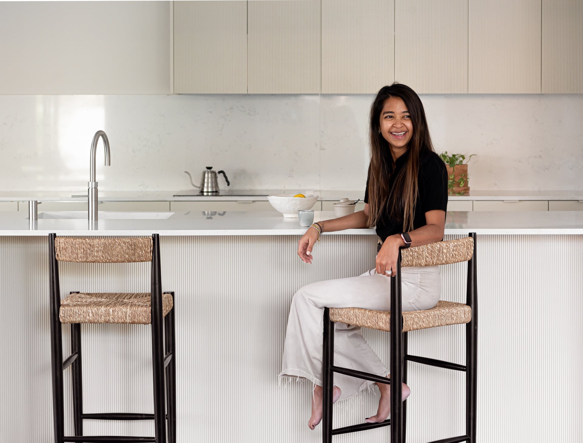 Tsian’s Kitchen: Slatted and Basic in Beige